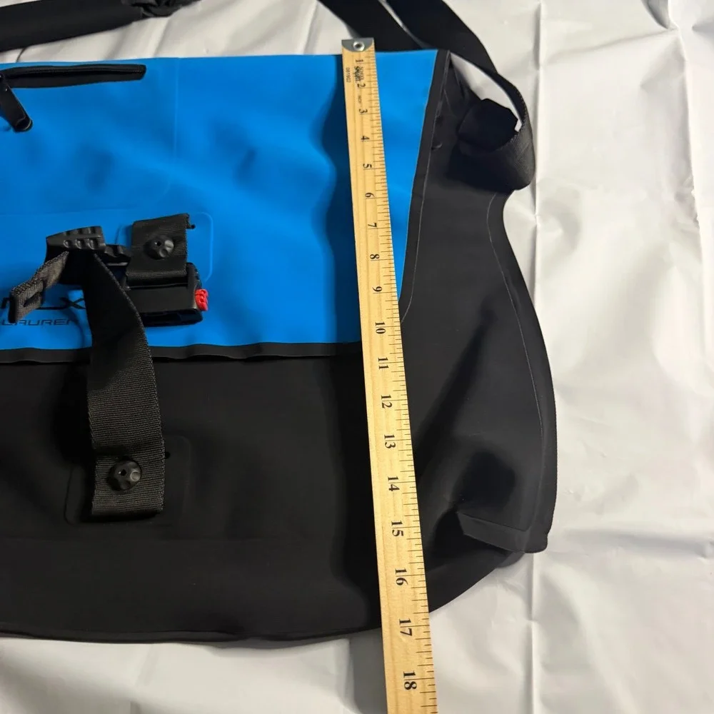 RLX Ralph Lauren Mens Messenger Bag Blue Black Water-Resistant Techwear Light